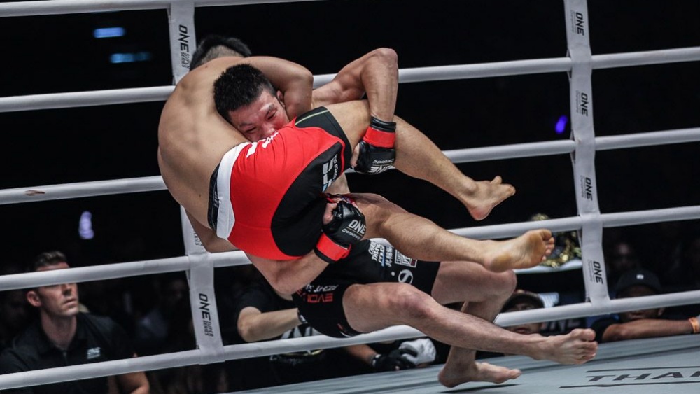 Double leg takedown in no-gi BJJ competition