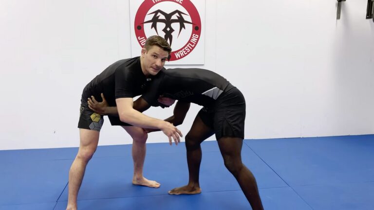 Guillotine choke setup from a no-gi front headlock position