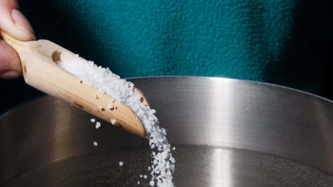 salt water rinse, saltwater rinse