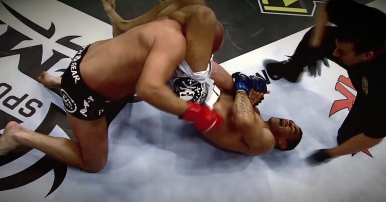 Triangle choke no gi finish by Fabricio Werdum on Fedor Emelianenko