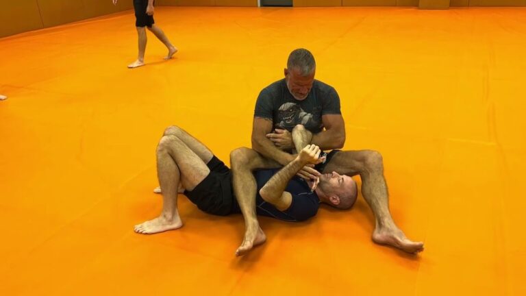 bicep slicer no-gi technique from mount position