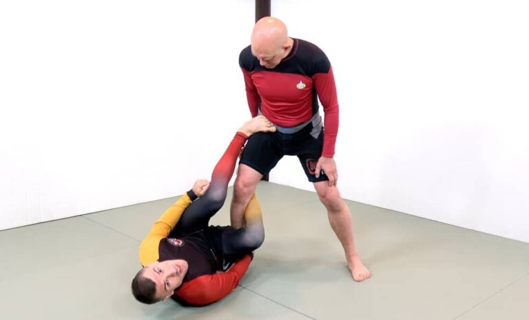 De La Riva guard no-gi setup with heel grip and outside hook
