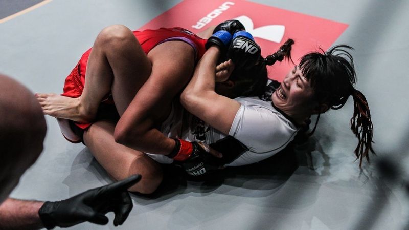 Women's no-gi grappling guard position ONE Championship MMA gogoplata entry