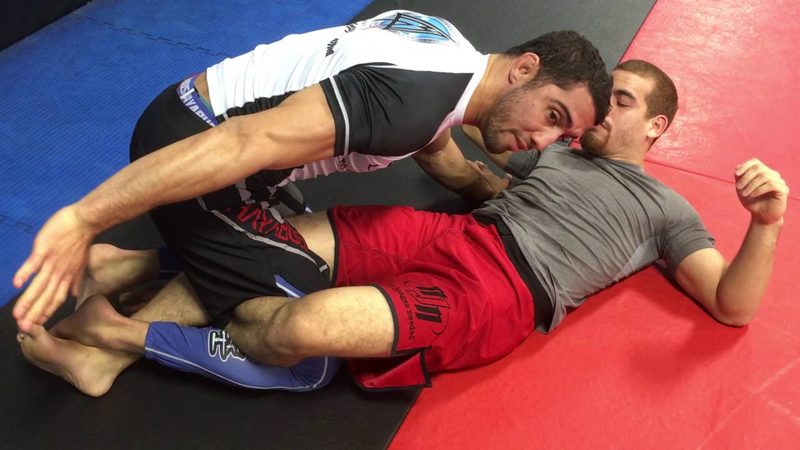 No-gi half guard underhook sweep from the bottom position