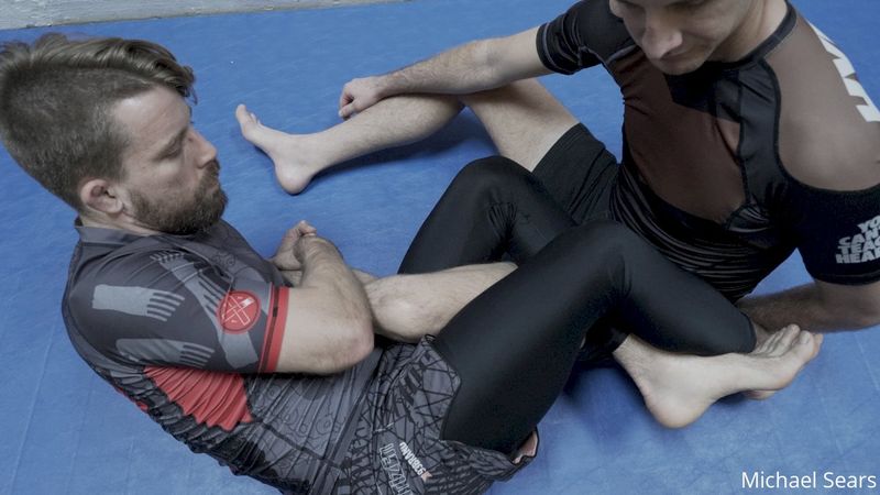 Fifty-fifty leg entanglement in no-gi grappling