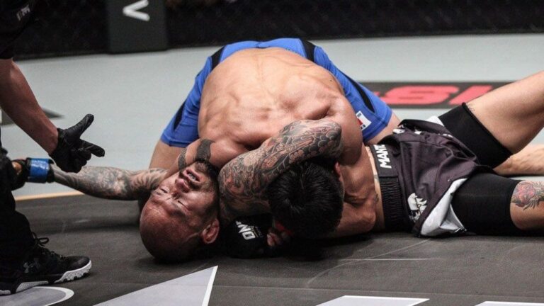 Von Flue choke finish from side control in a no-gi MMA fight