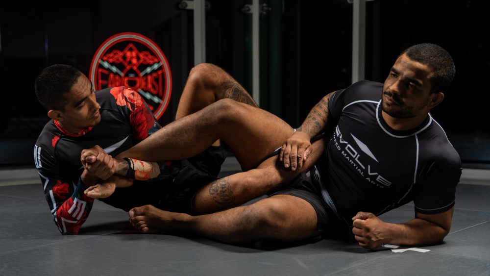 toehold no-gi demonstration rashguard foot lock setup