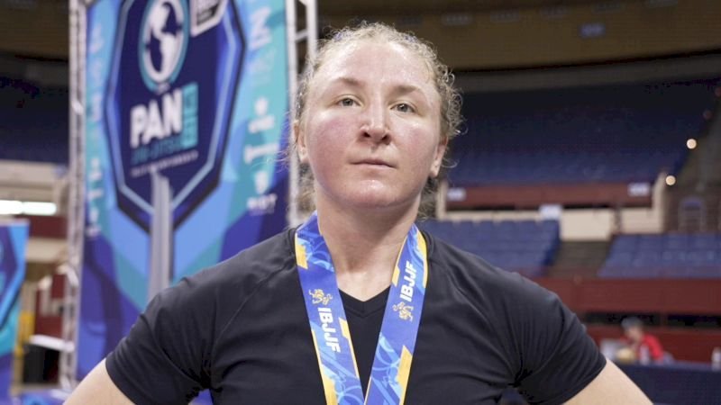 IBJJF No-Gi Pans grappler with gold medal after competition