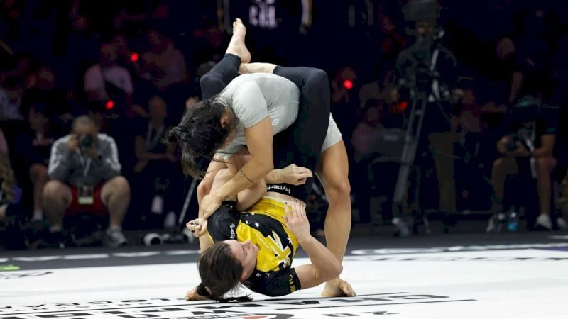 ADCC 2024 no-gi women's competition — top mount pressure