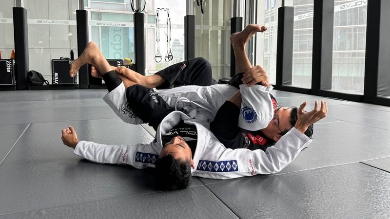 banana split BJJ technique from truck position