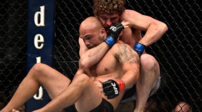 Ben Askren locks in the bulldog choke on Robbie Lawler at UFC 235