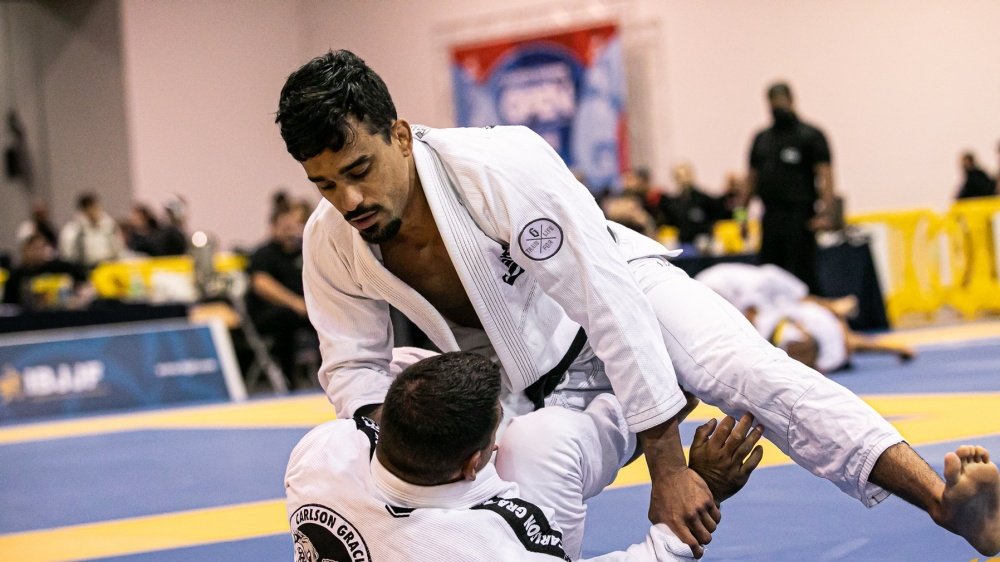 knee slice pass bjj