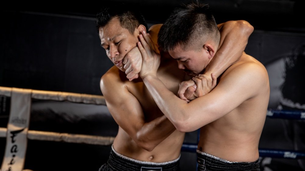 sagetdao and kwankao neck clinch