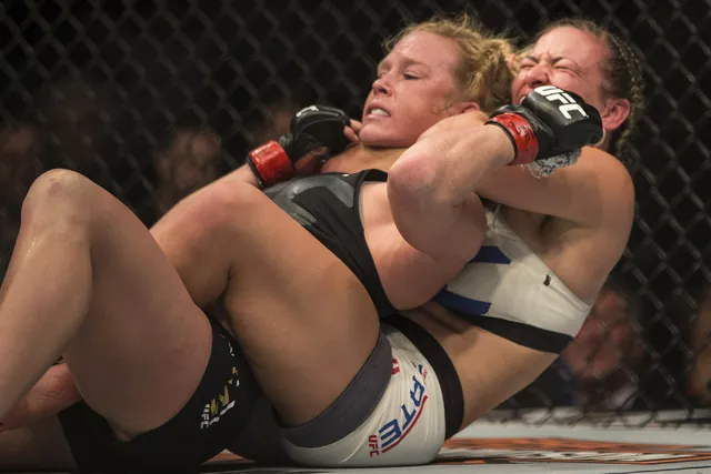 A rear naked choke finish from back control, compared to the no-gi bow and arrow choke