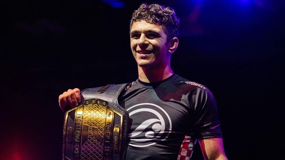 Mikey Musumeci, former UFC BJJ bantamweight no-gi champion, in submission grappling action