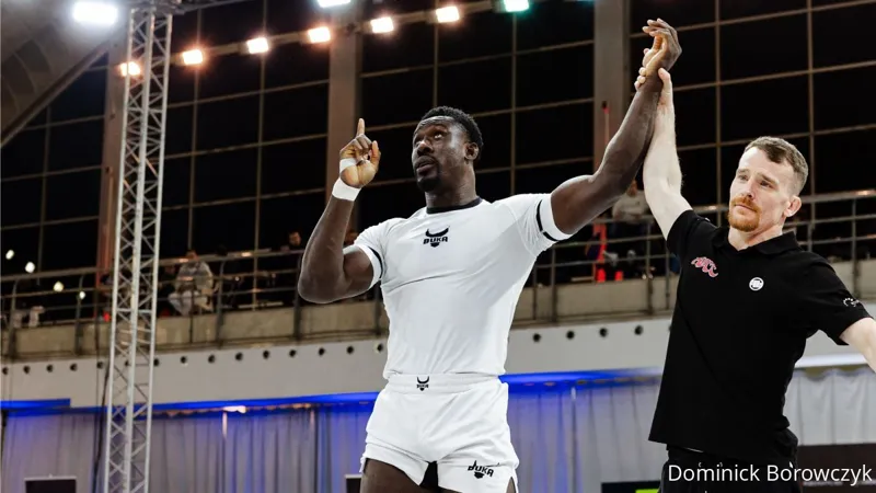 No-gi grappler wins a takedown exchange at ADCC trials